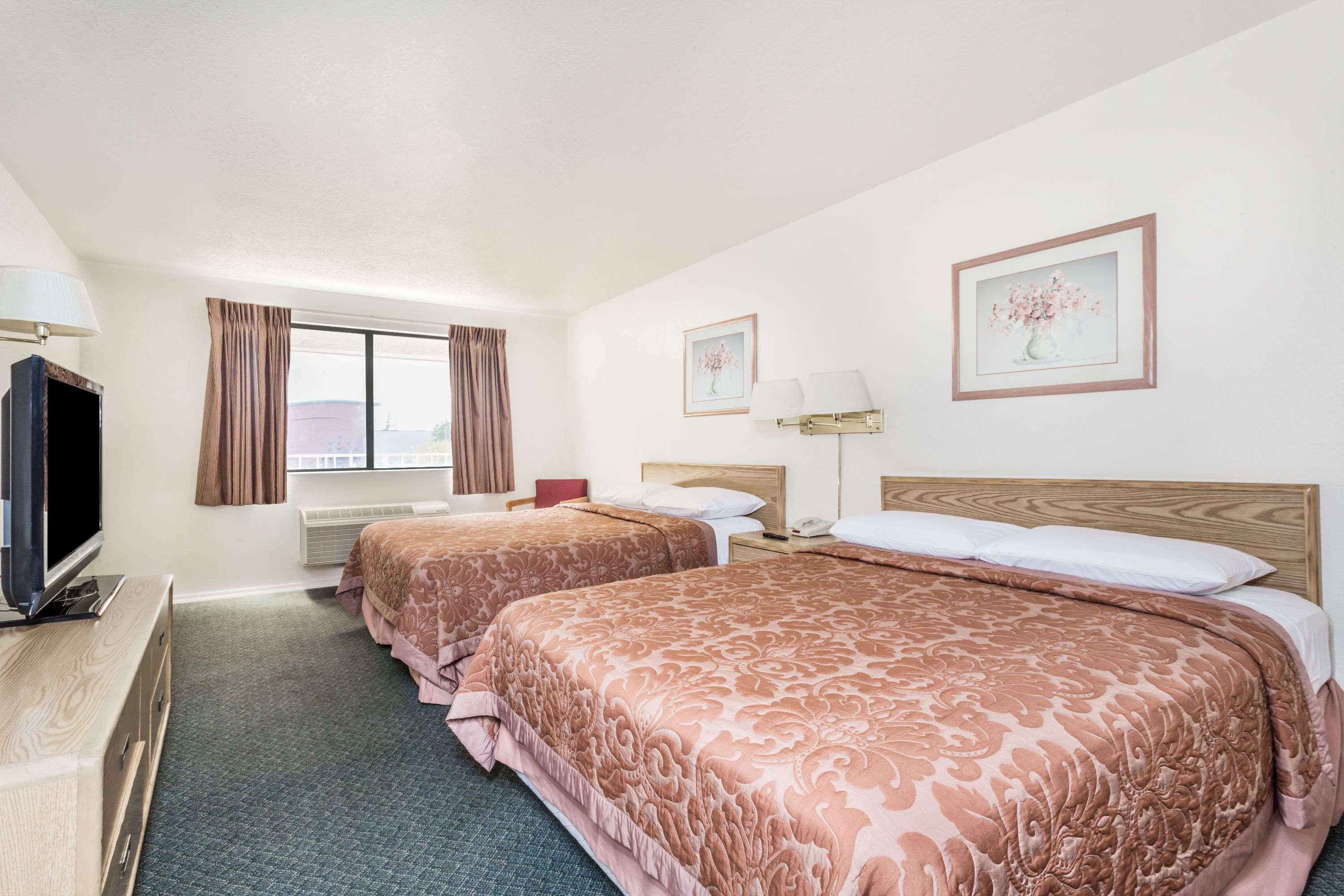 Super 8 By Wyndham Phoenix Metro North Экстерьер фото