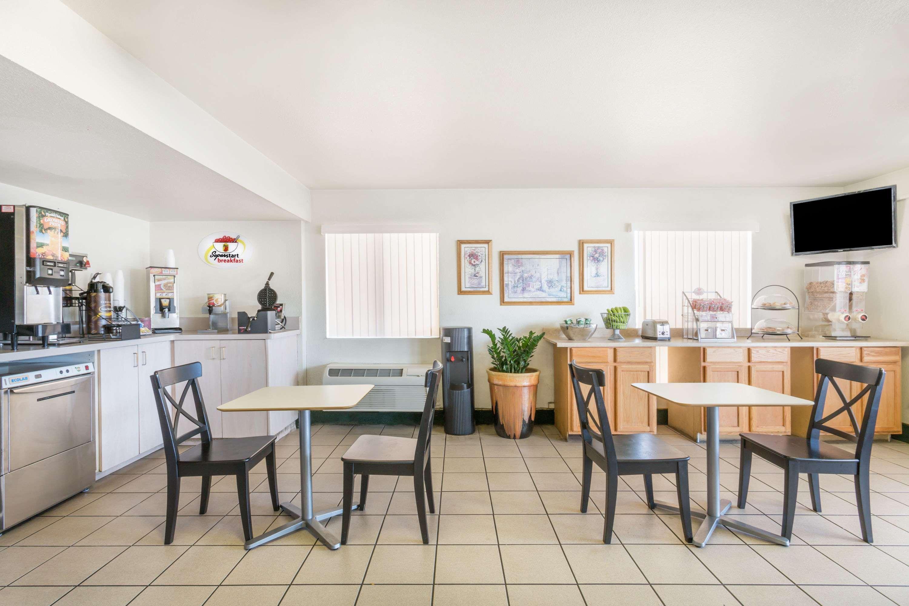 Super 8 By Wyndham Phoenix Metro North Экстерьер фото