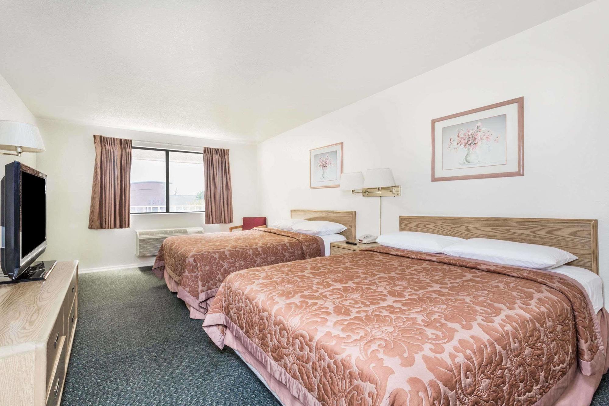 Super 8 By Wyndham Phoenix Metro North Экстерьер фото